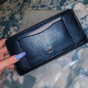 BRAND NEW COACH WALLET